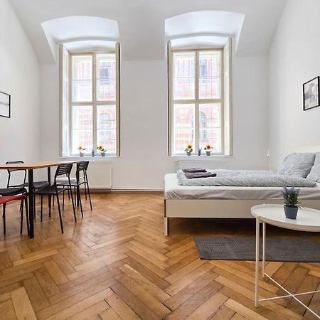 Seventh Sense Apartment Budapest Luaran gambar