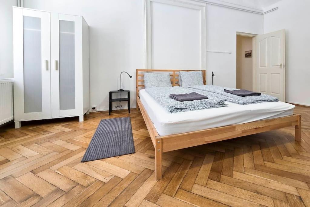 Seventh Sense Apartment Budapest Luaran gambar