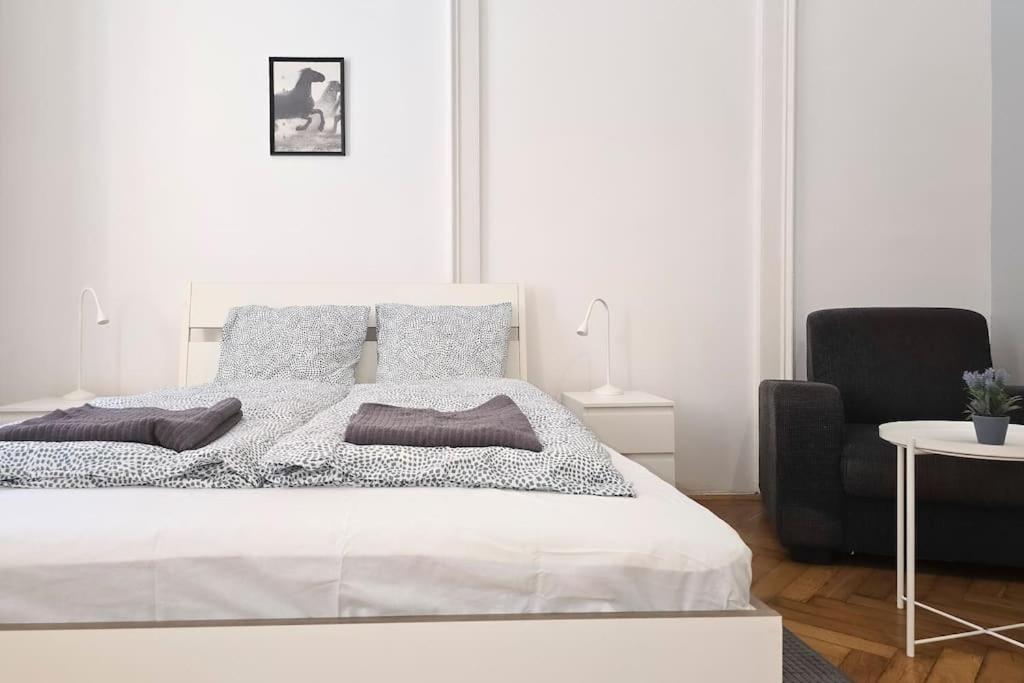 Seventh Sense Apartment Budapest Luaran gambar