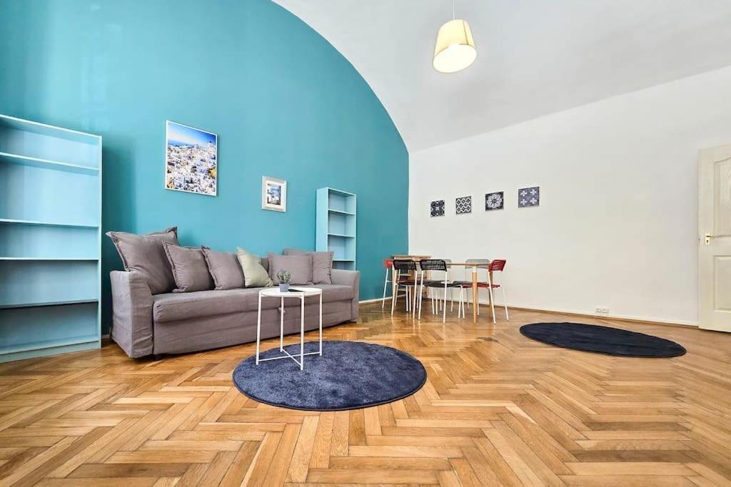 Seventh Sense Apartment Budapest Luaran gambar