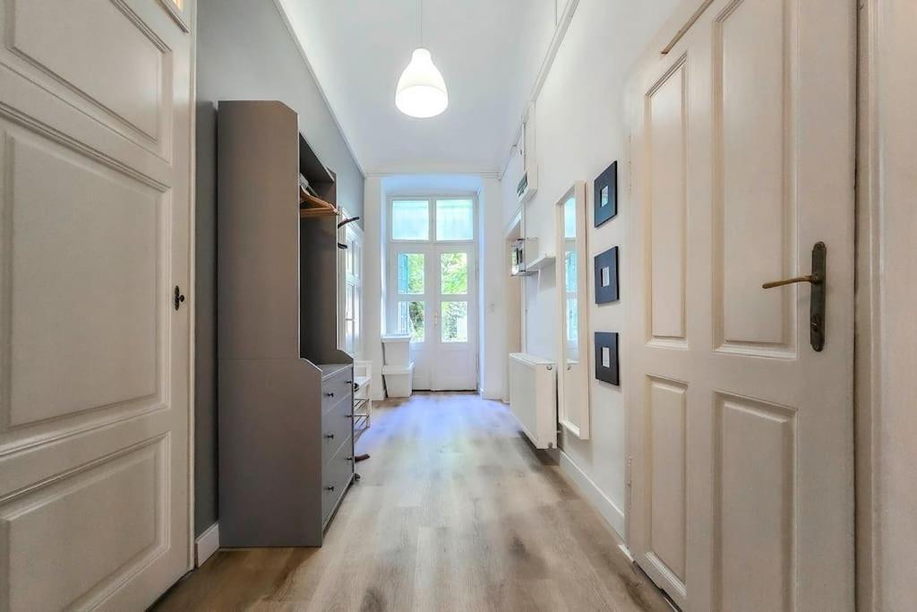 Seventh Sense Apartment Budapest Luaran gambar